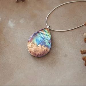 Natural Scenery Mountains And Rivers necklace